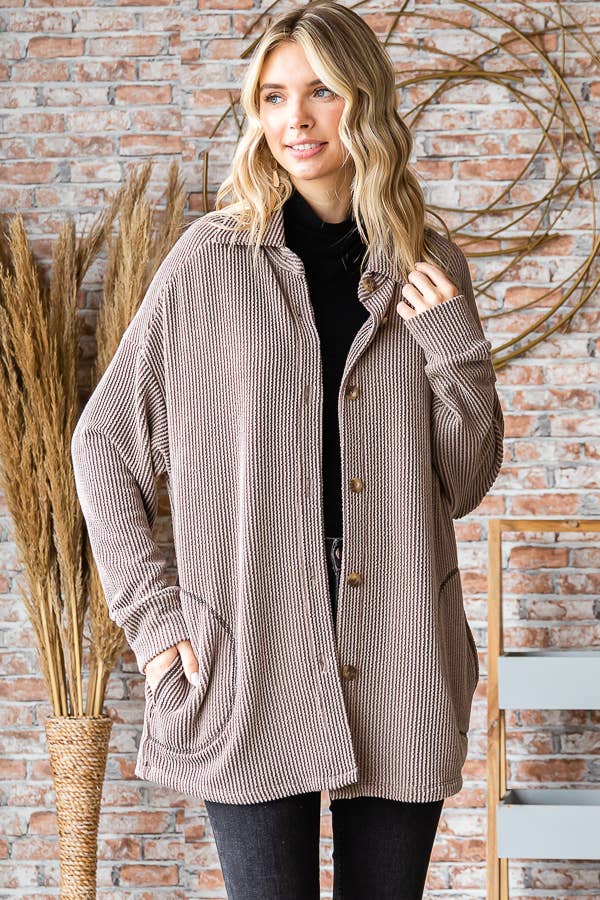 7th Ray – Großhandel Hemdjacke/Shacket – Damen – Solide Rippe Knopfleiste Seitentaschen Langarm Shacket T525647
