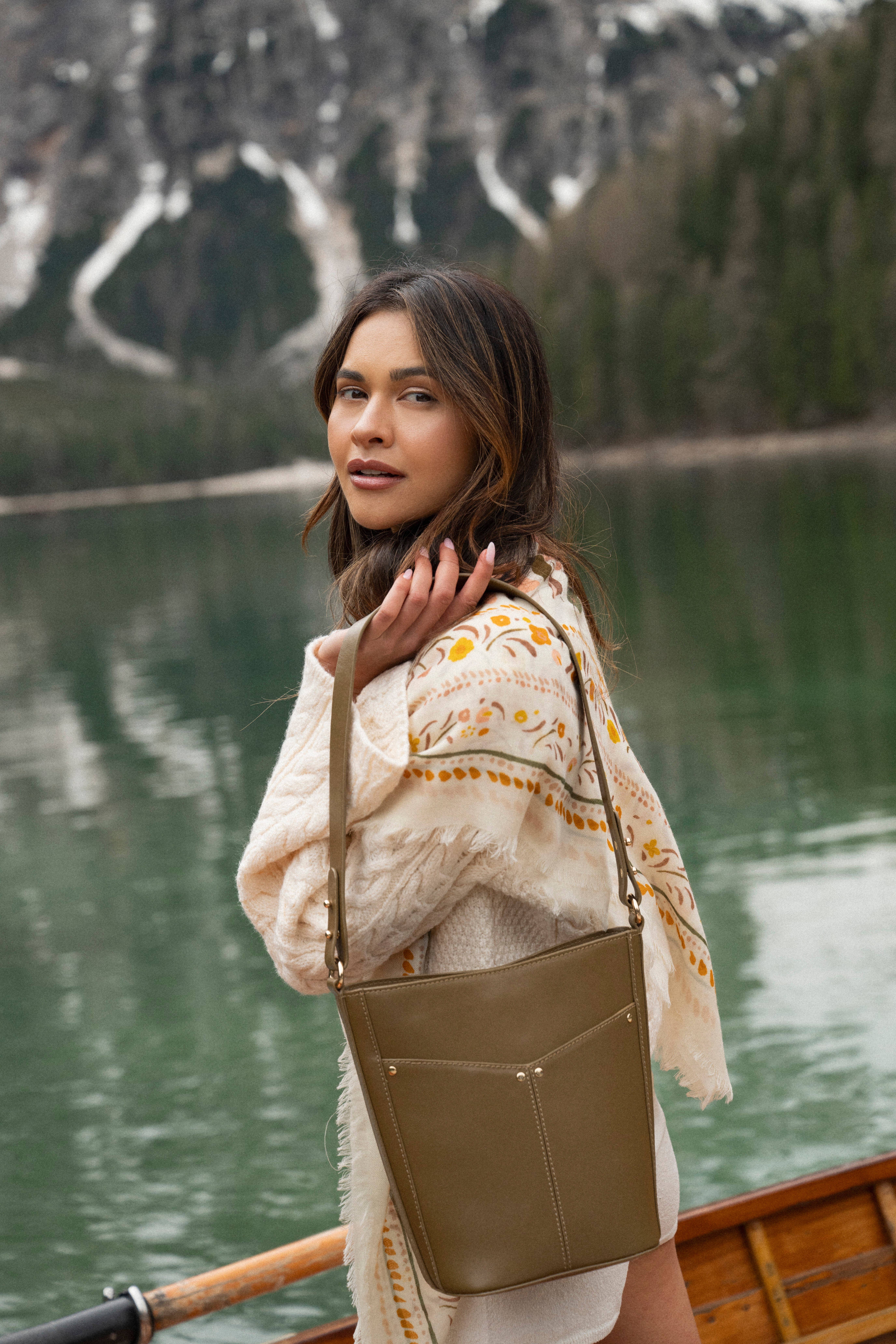 Maradji – Großhandel Kopftuch – Damen – Balkans Schal aus Bronze-Wolle und Seide1