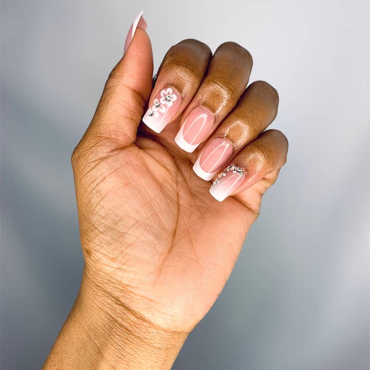 Marlea Drakior - Wholesale Press-On/Fake Nails - 24pcs French Flower Nails