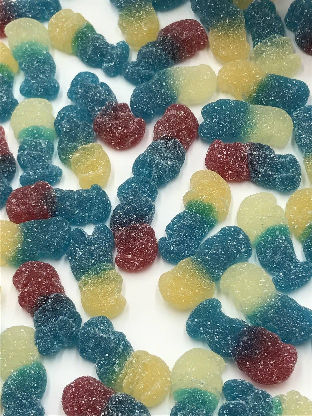 Snacky Candy - Venta al por mayor Gominolas - Haribo Tamaño para Compartir Pitufos Ácidos 4 oz 12 paquetes3