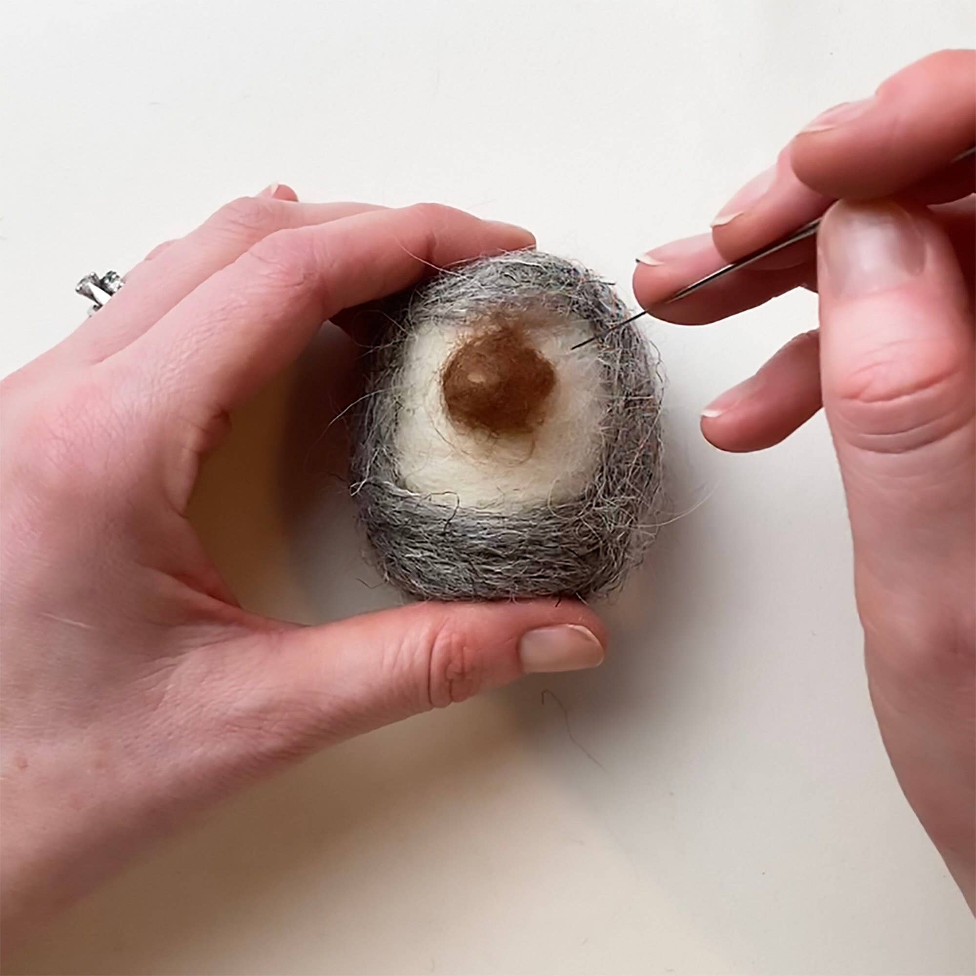 Bergin & Bath - Wholesale DIY Craft Kit - Needle Felting Kit, Hedgehog, Beginners, Creative Gift Idea5