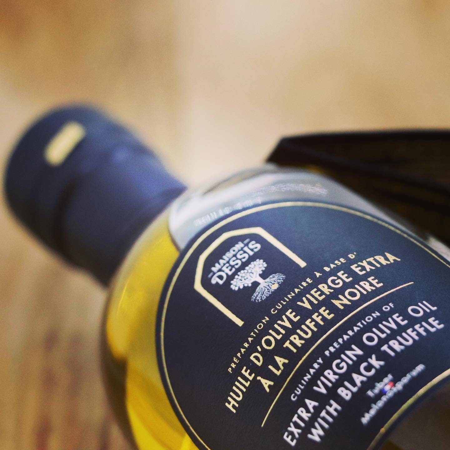Maison Dessis – wholesale Olive oil – Extra virgin olive oil with black truffle2