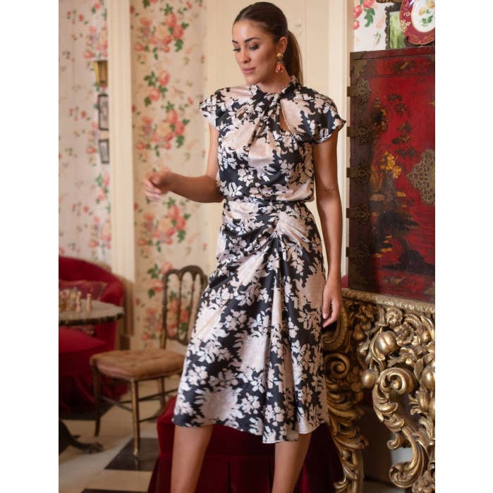 GONNA MARIAN FLOR KAHYRA per la vendita all'ingrosso da parte di Káhyra