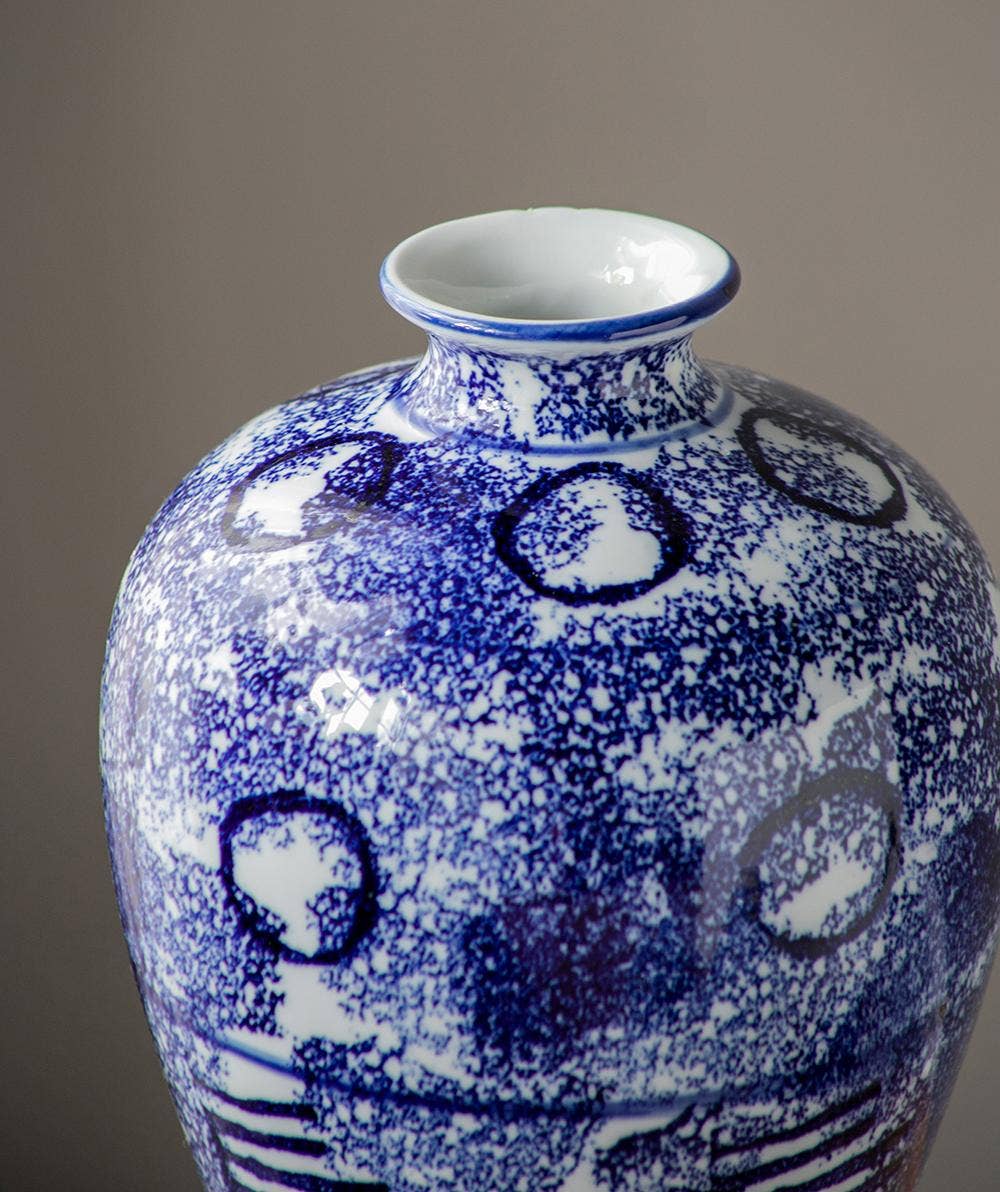 A&B Home Group Inc. - Wholesale Vase - D7x13" Traditional Porcelain Flower Vase - Blue/White1