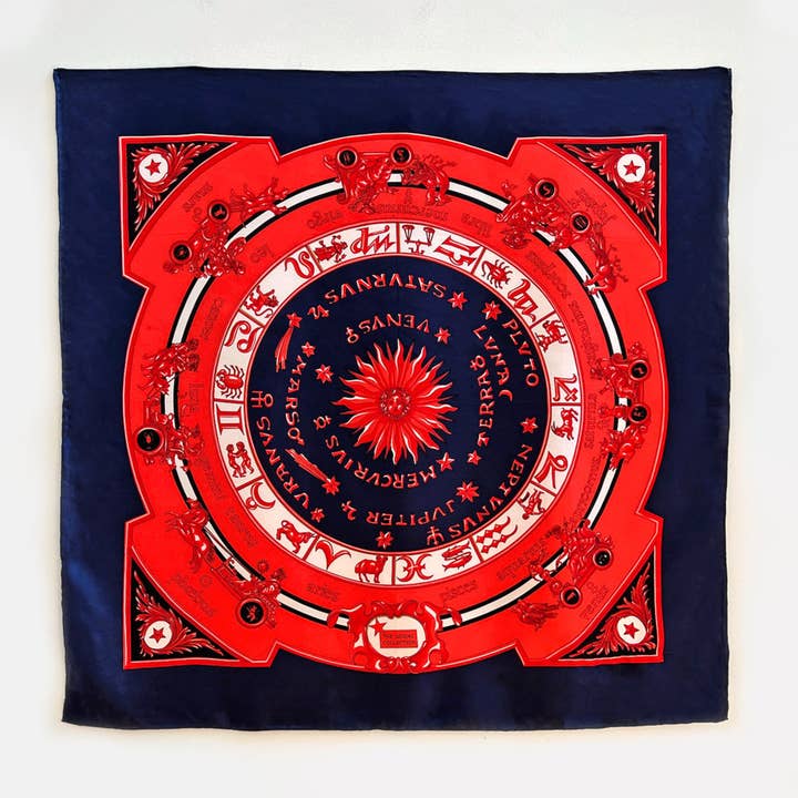 LENÇO DE SEDA CELESTIAL - VERMELHO por atacado de MAI DESIREE