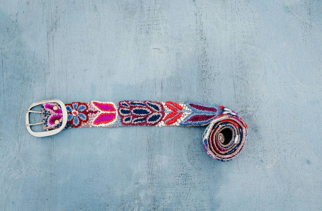 Madeline Parks® – wholesale Bälte - Dam – Lila handbroderat bälte1