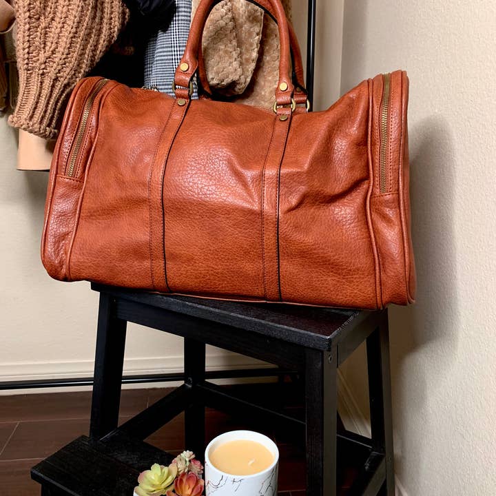 Stone M1943 Petra Weekender w/ Zip Side Pockets for wholesale on Faire2