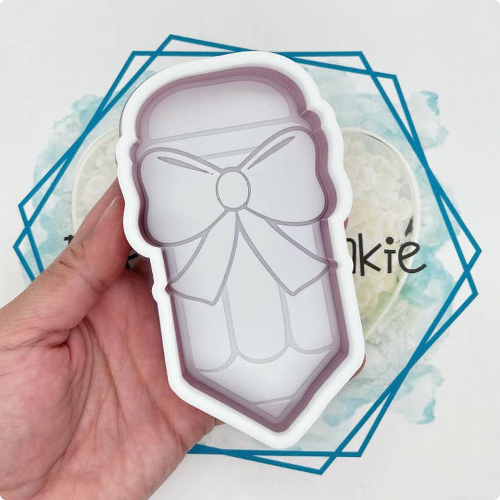 *NY UDGIVELSE* Coquette Pencil Freshie Form for engroshandel hos The Freshie Junkie, LLC