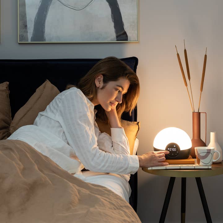 Lumie - Wholesale Alarm Clock - Lumie Bodyclock Glow 150 - Wake-Up Light2