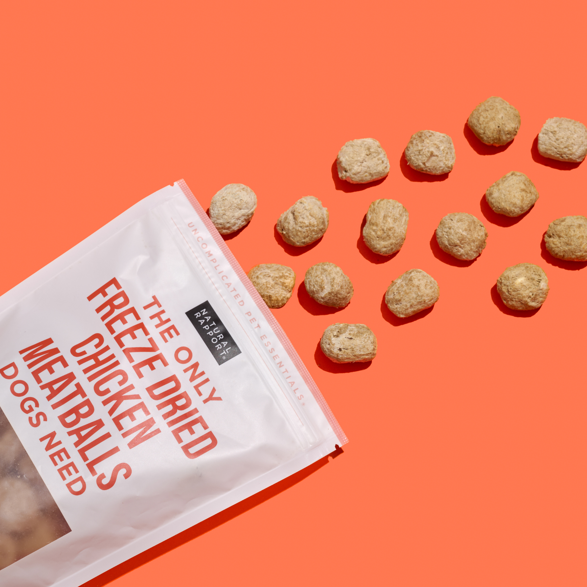 Natural Rapport – Engroshandel Foder - Hund – De eneste frysetørrede kyllingekødboller, som hunde har brug for1