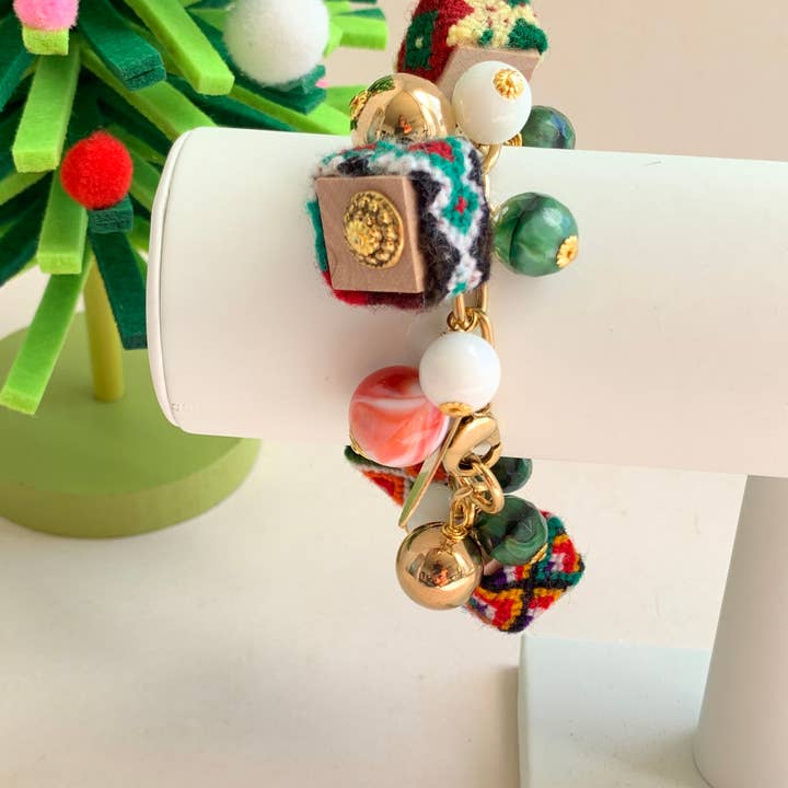 Lenora Dame - Wholesale Charm/Dangle Bracelet - Family & Friends Holiday Charm Bracelet