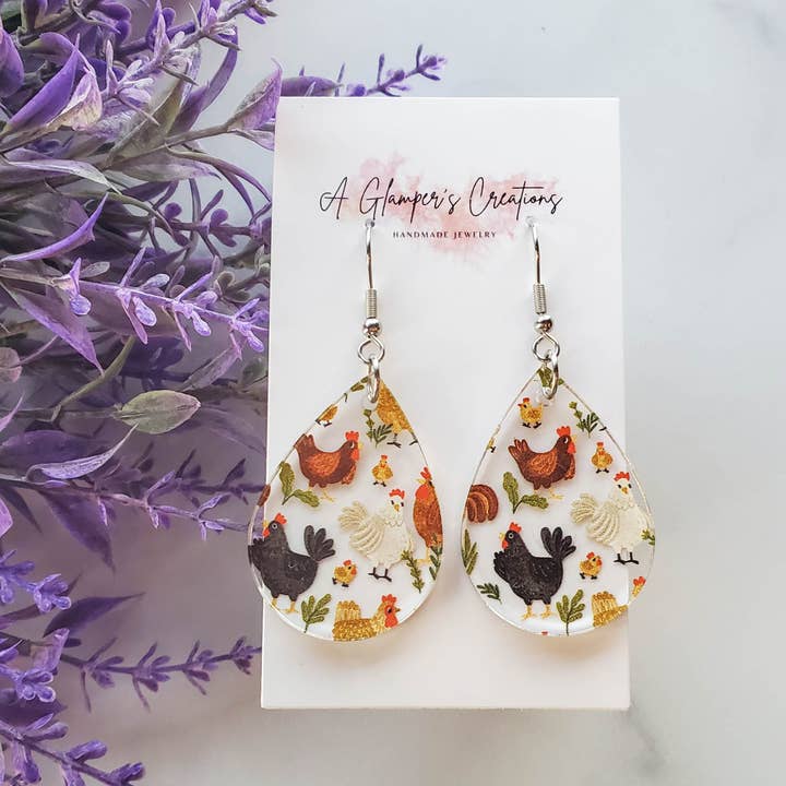 Boucles d'oreilles en acrylique en forme de larme de poulet pour la vente par A Glamper's Creations LLC