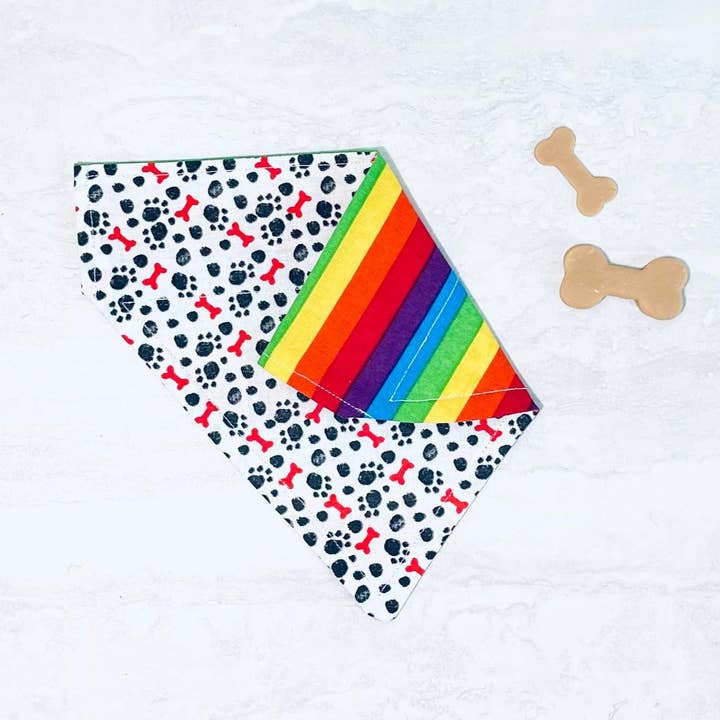 Bandana Pet Pride pour la vente par BaubleBee Co.