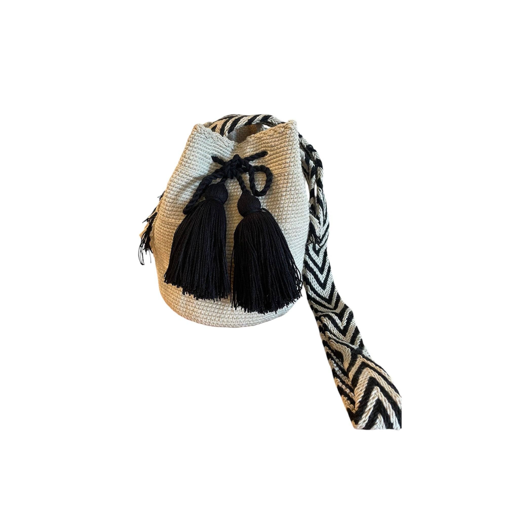 Boutique Femade ® - Wholesale Crossbody Bag - Women's - Boho Chic Medium Wayuu Bag1
