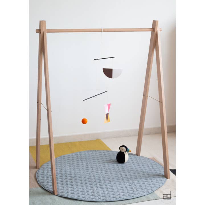 Mobile couleur pour arche d'éveil pour la vente par Atelier Débardeur