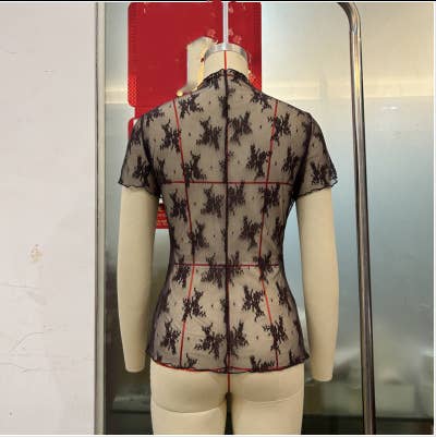 Hope & Sunshine – Großhandel Bluse – Damen – Kurzarm-Top aus transparentem Spitzenmesh5