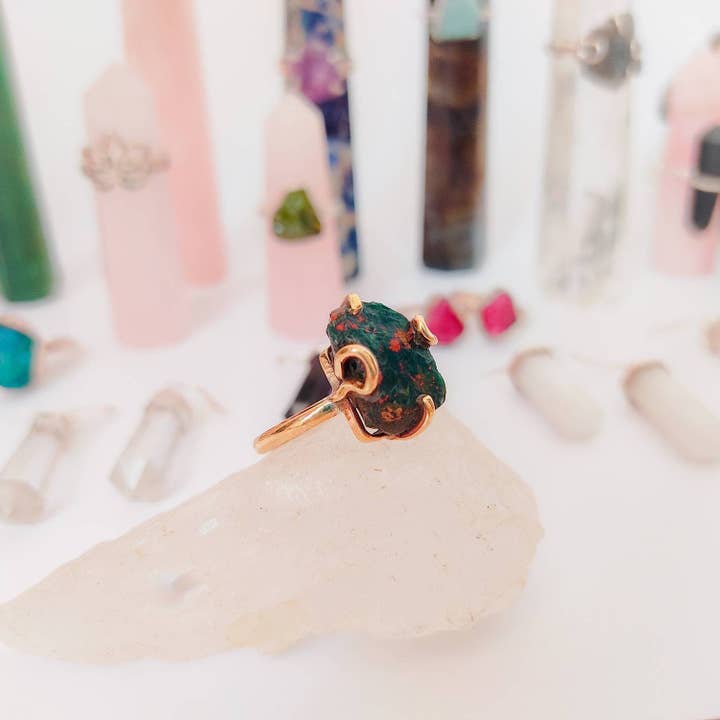 Sacred Ceremony - Vente Solitaire - Bague Raw Bloodstone
