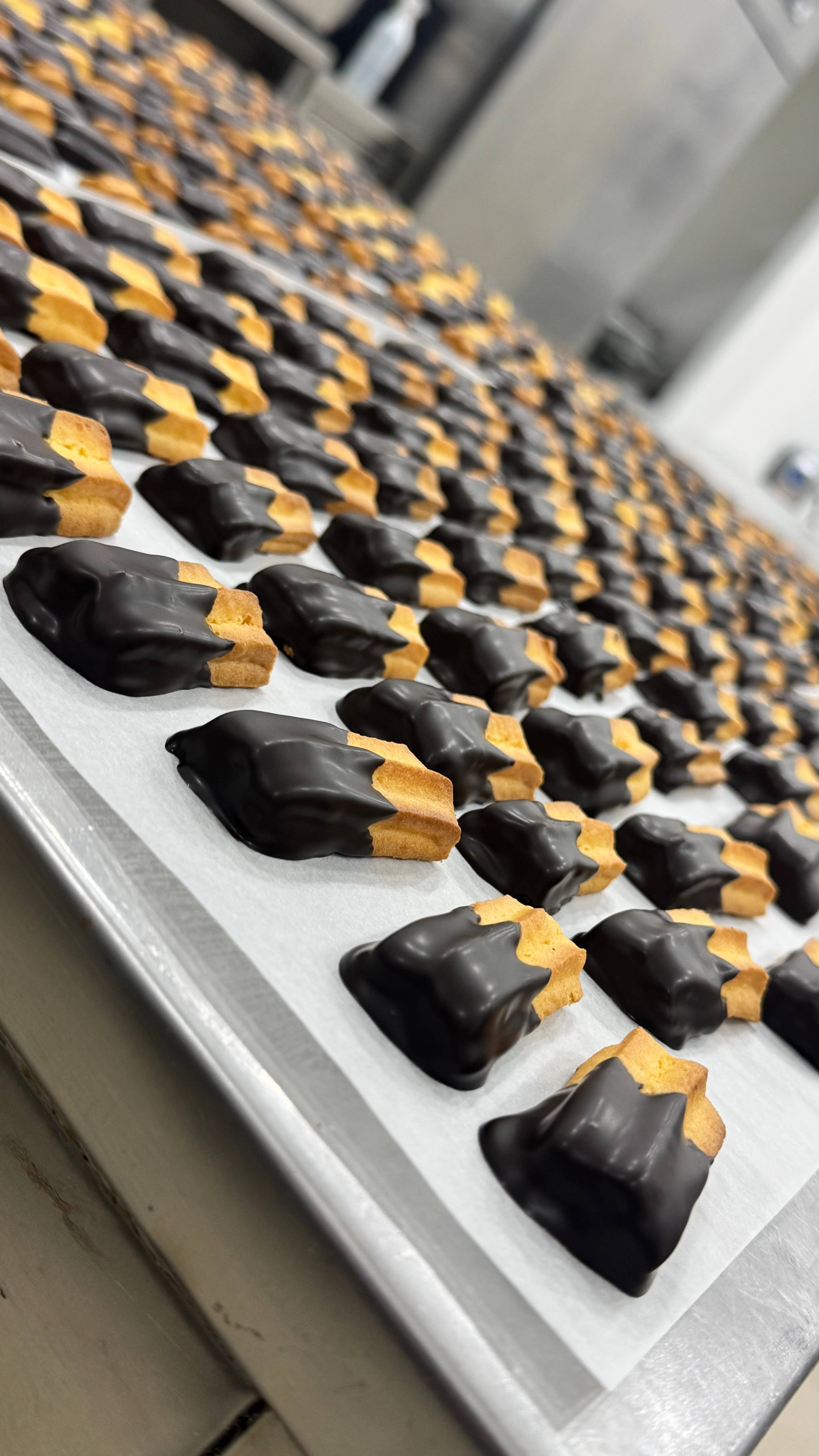 SPAZIOGOLOSO! laboratorio artigianale senza glutine - Venta al por mayor Galletas - DUETTO: masa quebrada batida y chocolate negro 500 g2