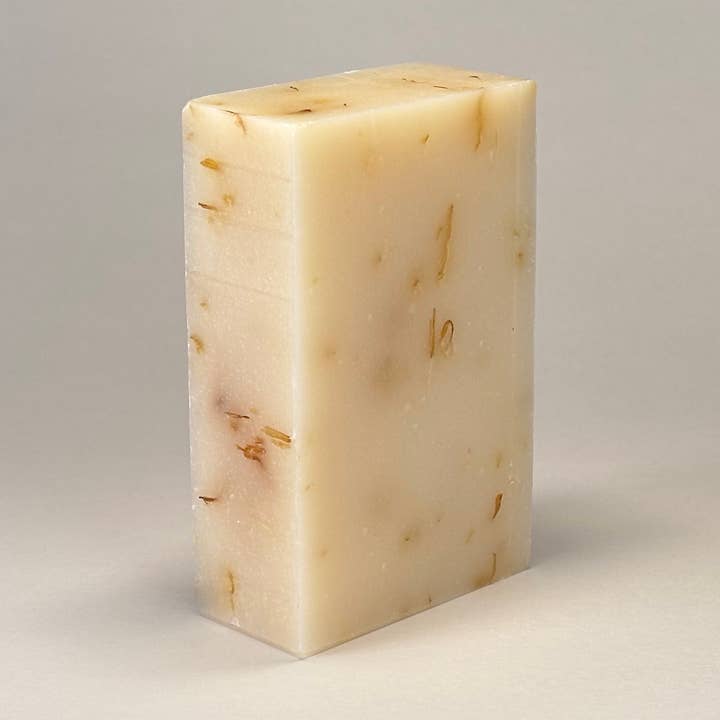 Savon Tout Naturel - Pétales de Calendula pour la vente par Soap Says