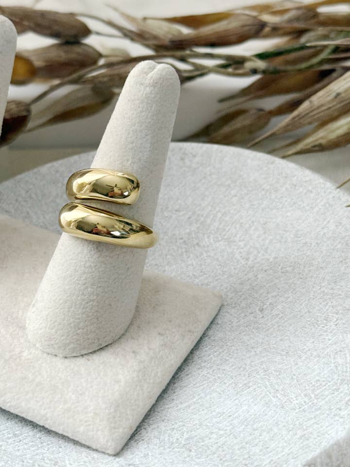 8053JR - Hilary vergoldeter Ring für den Großhandel von Renee and Renae | Formerly The Katz Meow Creations