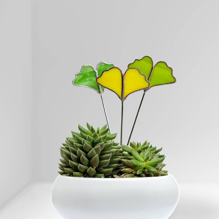 Samara Designs Studio – wholesale Garden/lawn stake – Glass Ginkgo Leaf