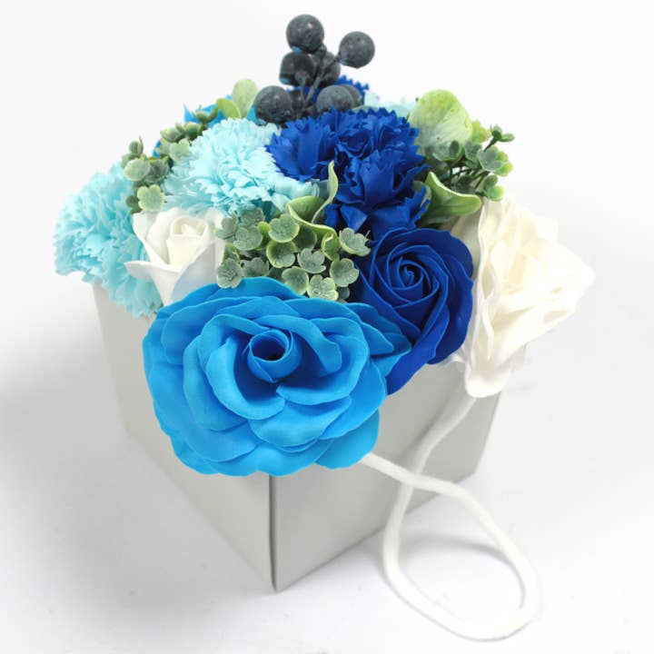 Euphoriq – Großhandel Bade- & Körperpflege-Set – Seife Blumen Bouquet Hochzeit Blues