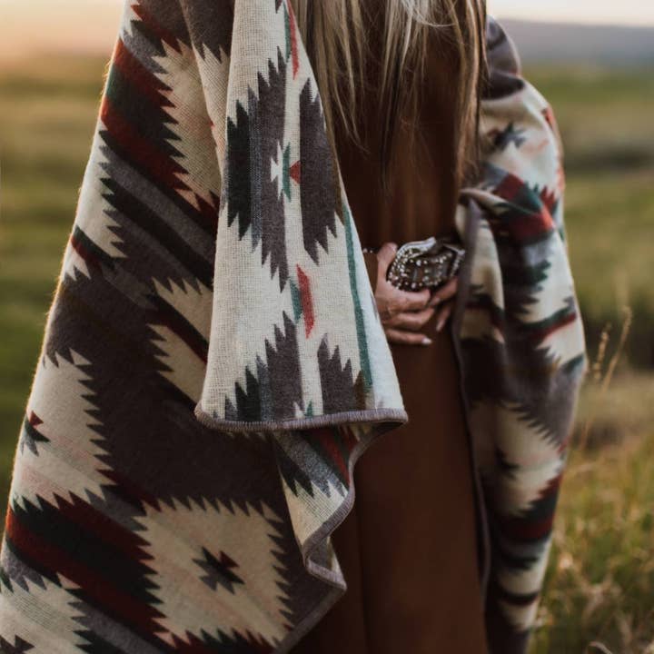 Meraki Movement - Wholesale Bedding Blanket - Inca Cloud Alpaca Throw Blanket3