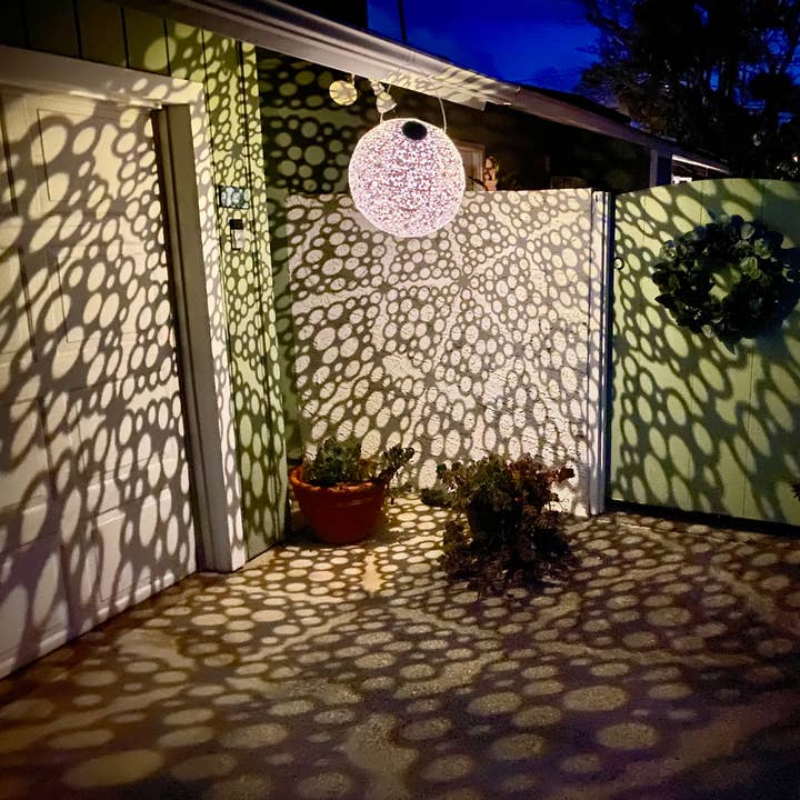 FlowerHouse - Wholesale Outdoor/Lawn Light - 18in Solar Pendant Light - Bubble White