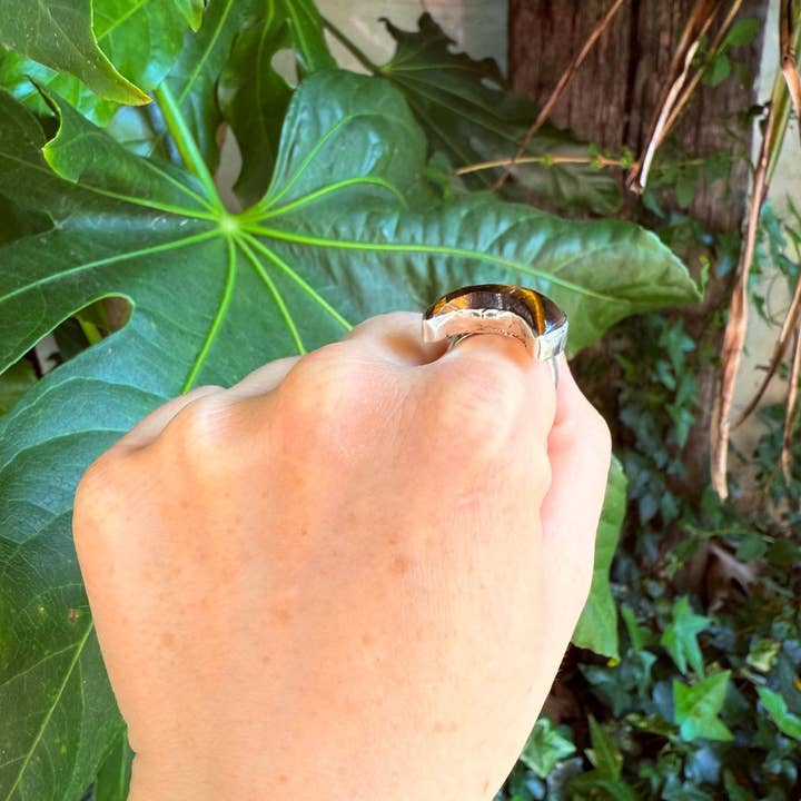 Kaali Boutique - Wholesale Multi-Stone Ring - Crescent Moon Tiger's Eye Silver Ring / Boho Jewellery / Spiritual Gift for Her / Women's Ring / Astrology Jewelery / Meditation / Yoga3