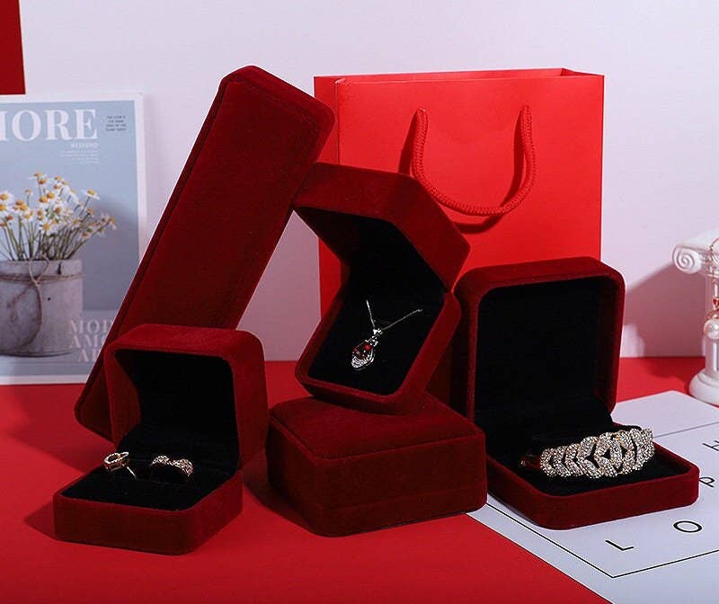 Zakka – wholesale Jewellery box/organiser – Velvet Jewelry Box Ring Pendant Necklace Earrings Burgundy7