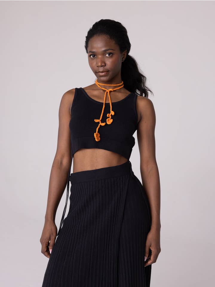 Drebulė: Black Cotton Crop Top for wholesale on Faire