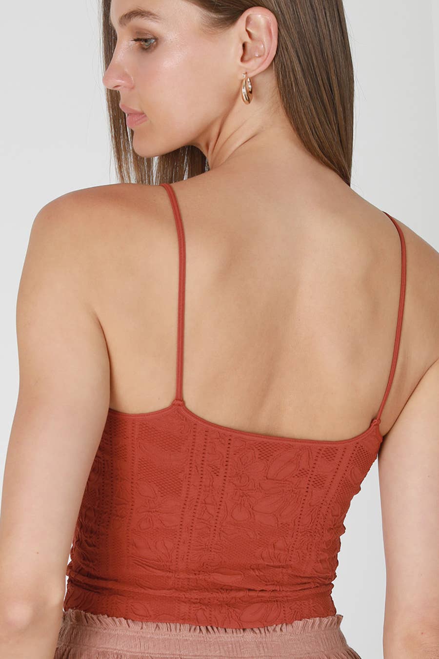 NIKIBIKI – Großhandel Camisole – Damen – NS8384 - Cami mit doppelter Spitzenverzierung4