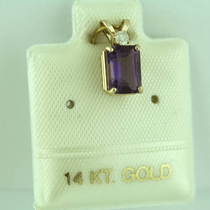 Pendentif améthyste en or 14 carats véritable pour la vente par Glimmering Handmade