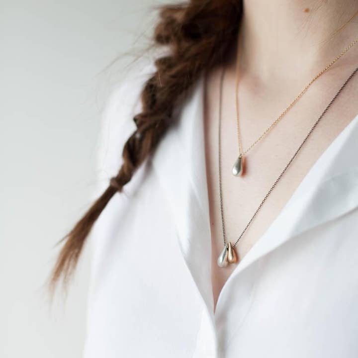 Amy Wing Designs – wholesale Hänge-/berlockhalsband – Regndroppe Halsband (dubbel blandad metall)1