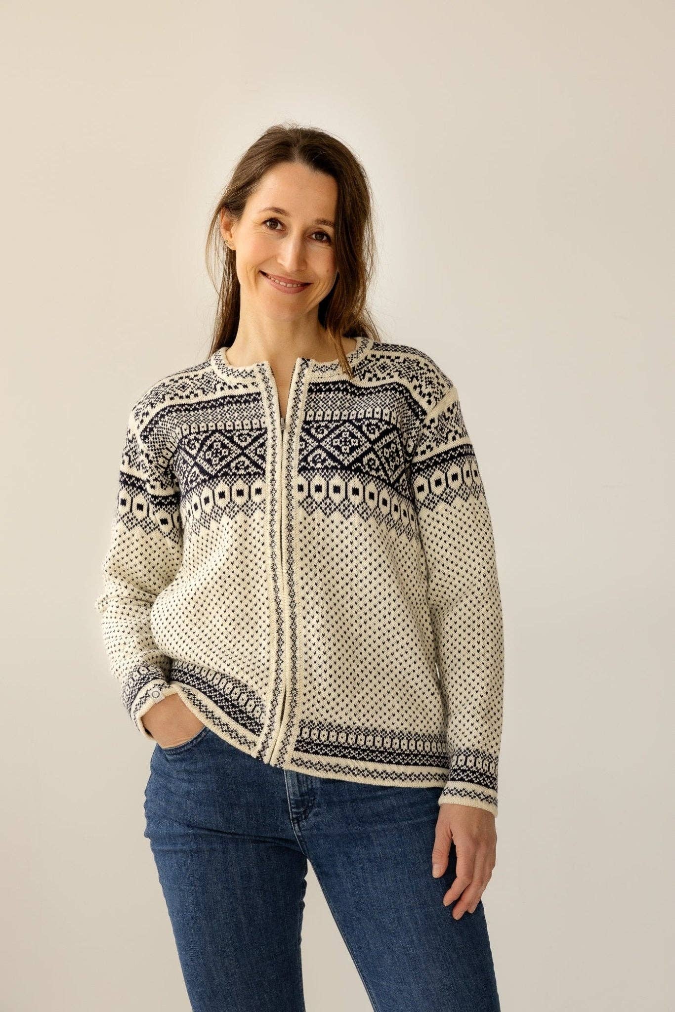 Susan Fosse AS - Wholesale Cardigan - Women's - Nordnes Women's Cardigan1