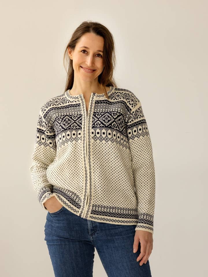 Susan Fosse AS - Wholesale Cardigan - Women's - Nordnes Women's Cardigan1
