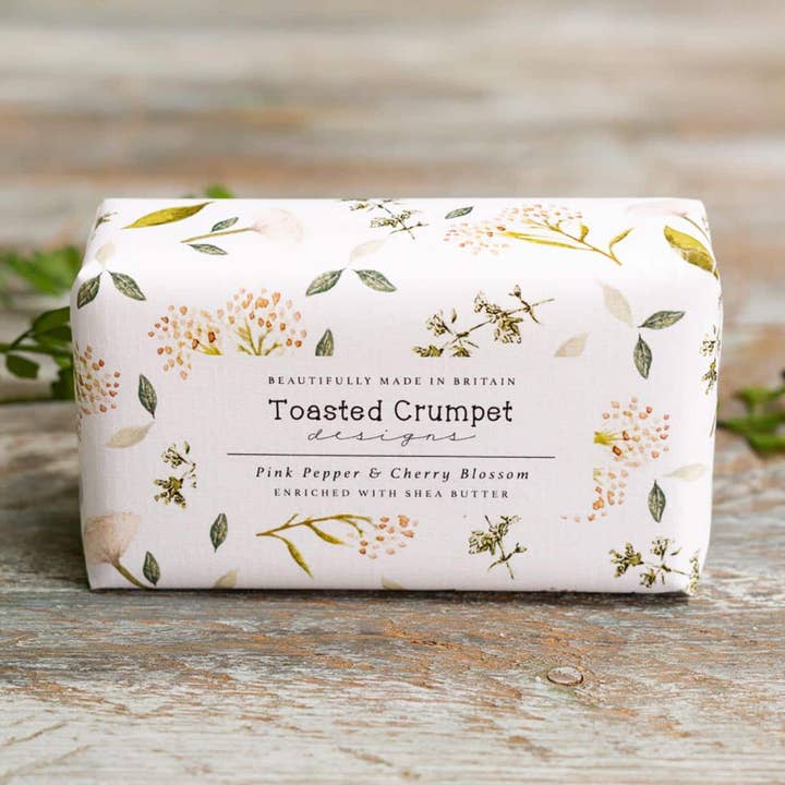 Savon au poivre rose et à la fleur de cerisier pour la vente par Toasted Crumpet