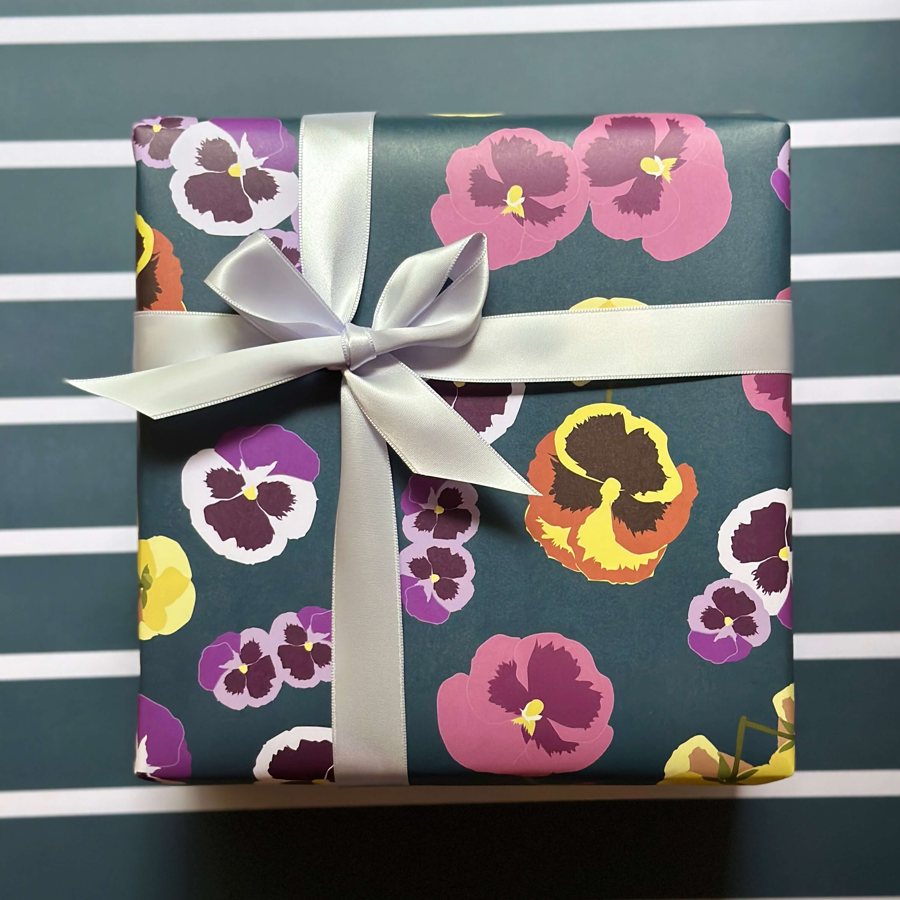 Ballard & Prescott - Wholesale Flat Wrap - Pansy Wrapping Paper