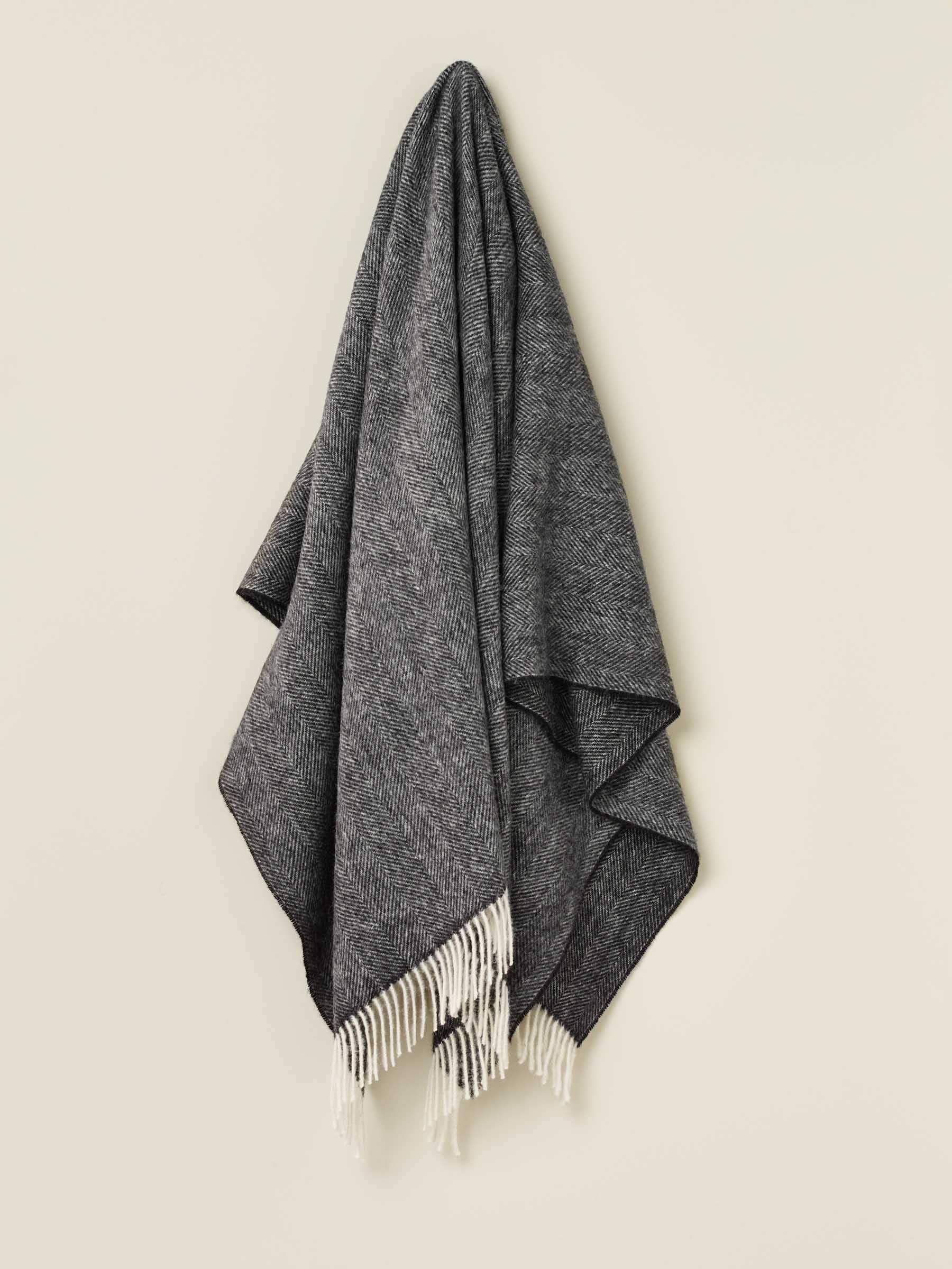 Bronte by Moon – Engroshandel Tæppe – Sildebensmønstret Britisk Uldtæppe7