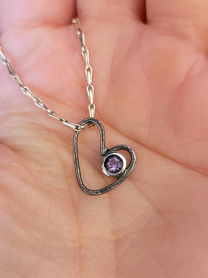 Pendente Rainha de Corações por atacado de Caroline Stokesberry-Lee Jewellery Design