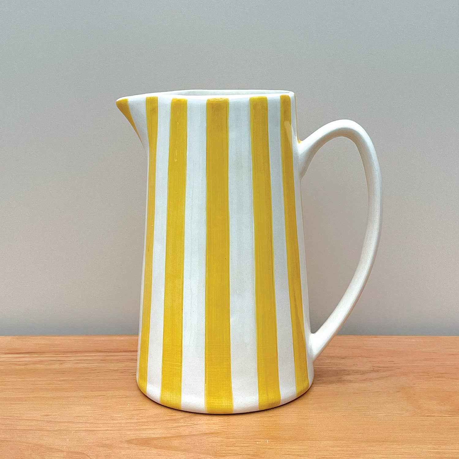 Opjet Paris – wholesale Pitcher – Pitcher stripe gm saffron L17.8 W12.5 H21.3cm5