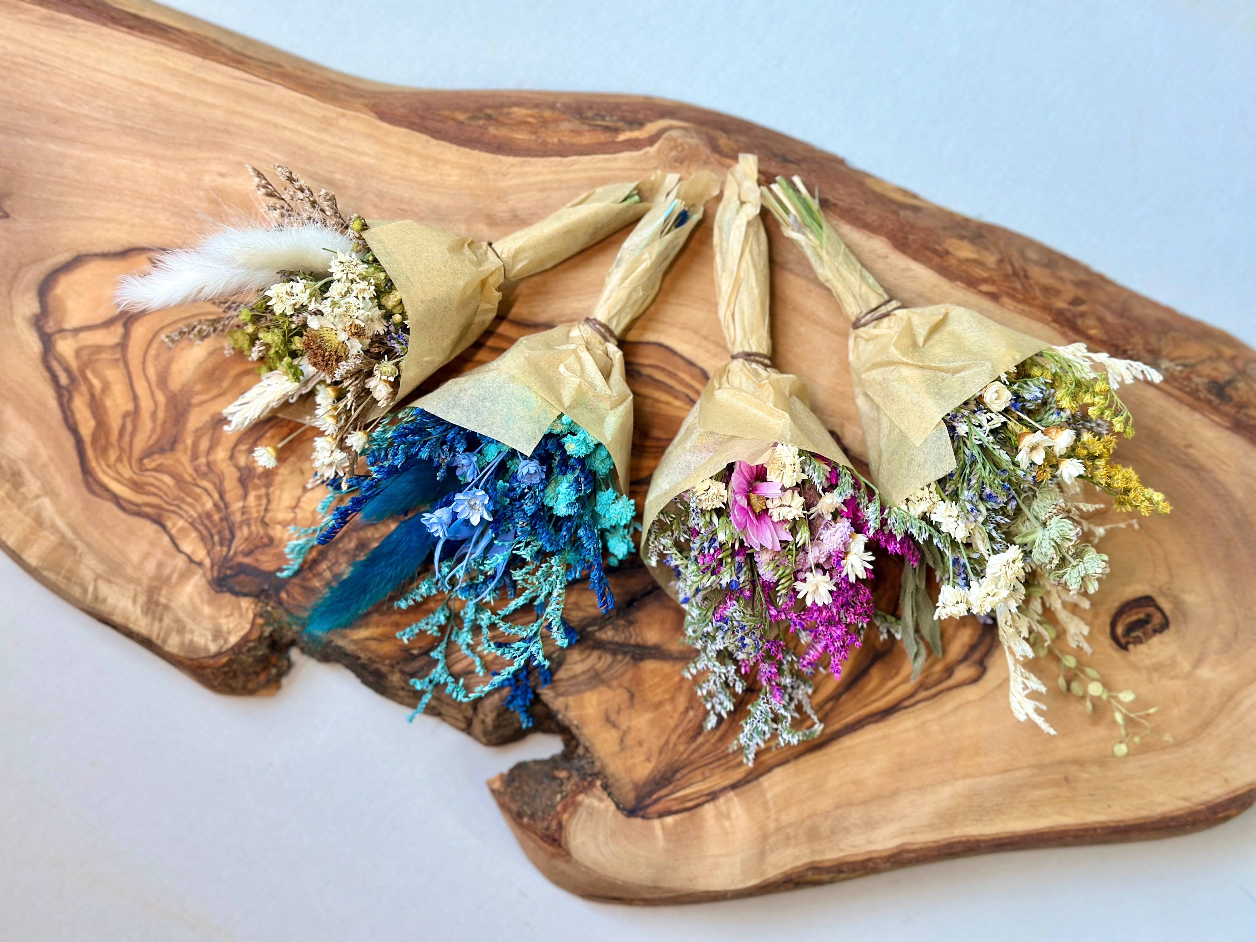 The Gardeners Wife - Wholesale Dried/Pressed Flowers - Dollhouse Bouquet 11