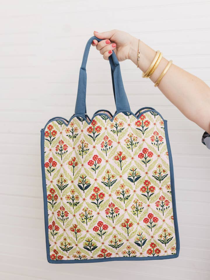 Meadow Luxe | Bolso Tote Grande Acolchado con Bordes Festoneados para venta al por mayor de Heart of Grace