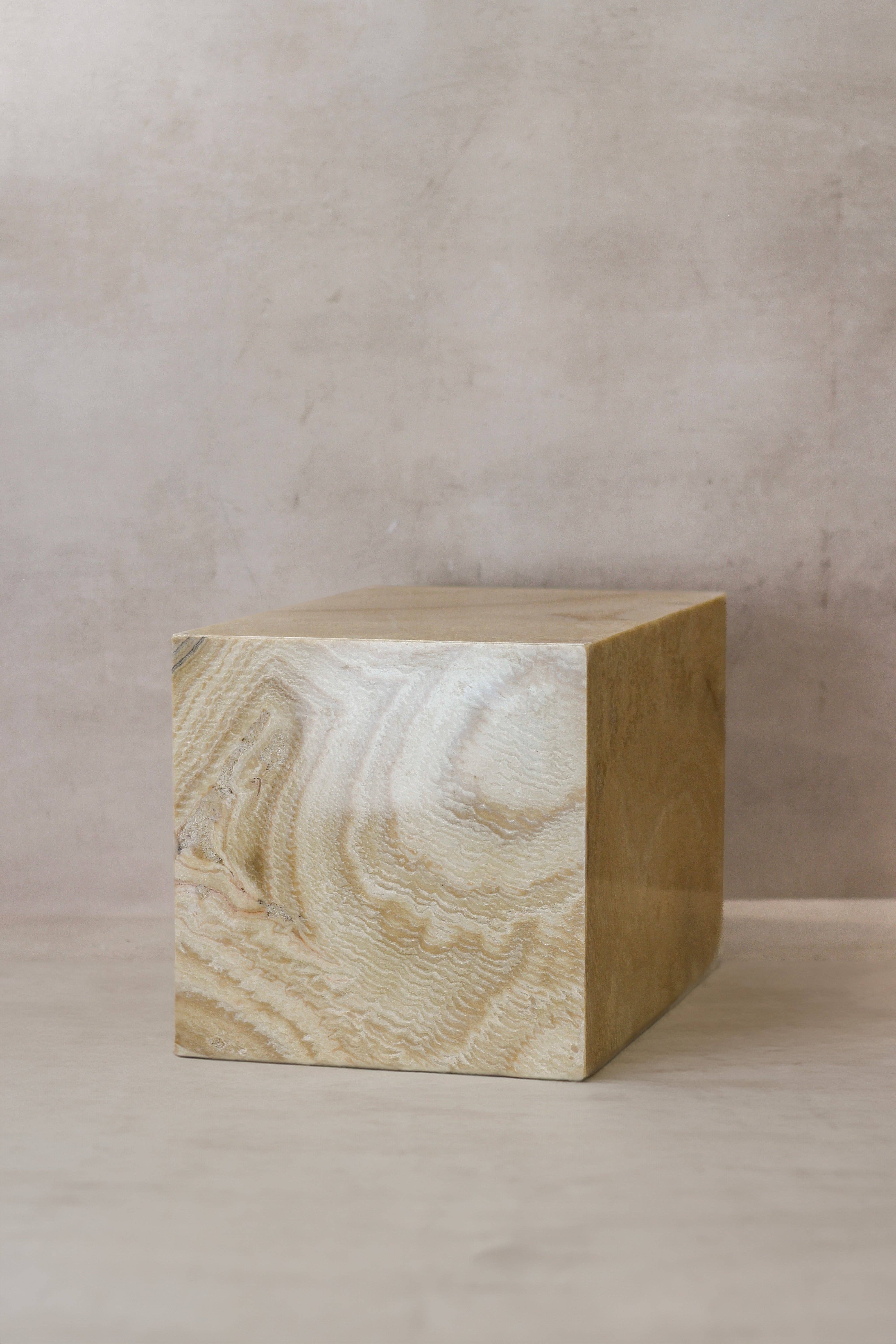 Botanical Boys - Wholesale Side Table - Onyx Side Table Pedestal - Hollow - No 145