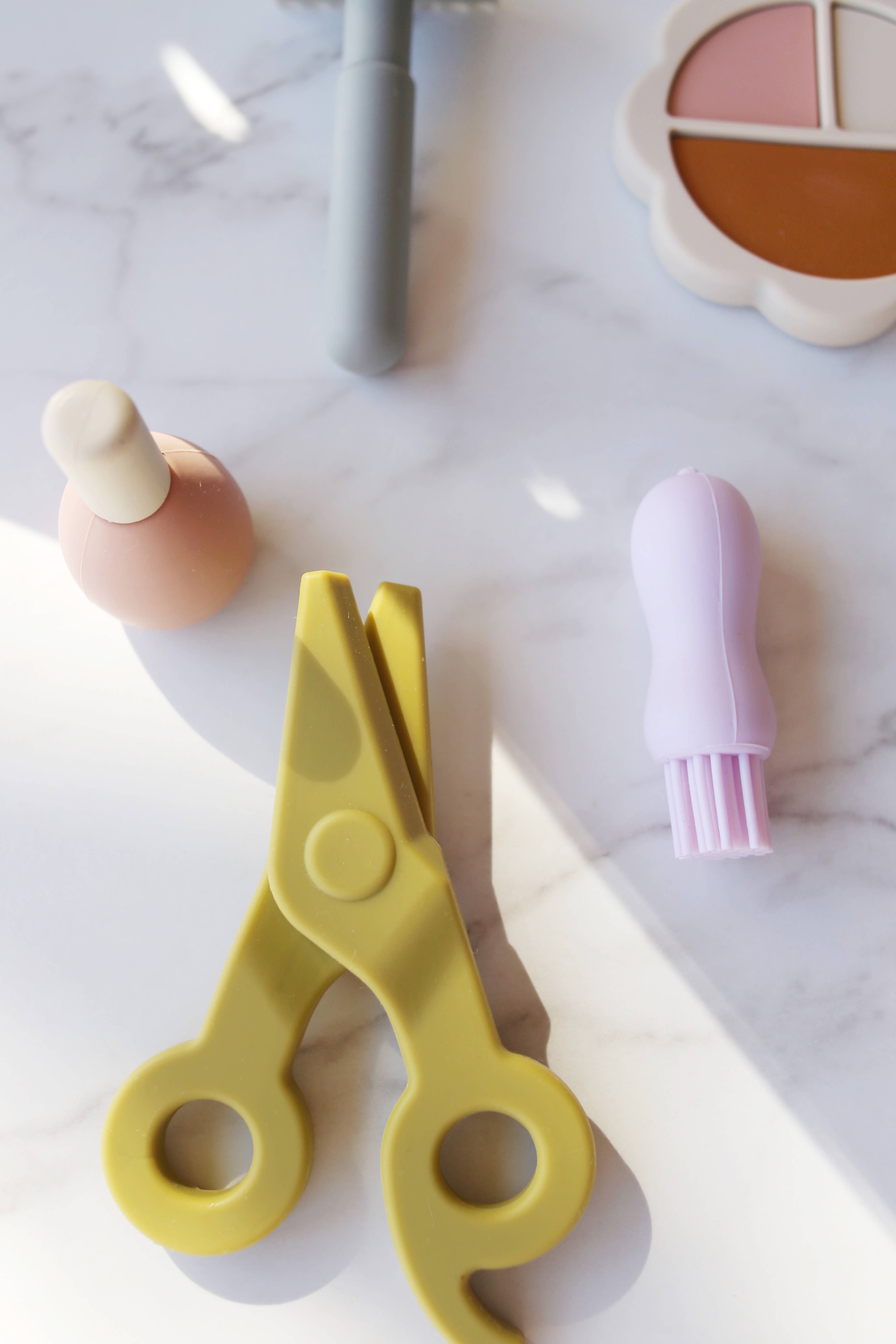 Marlowe & Co - Wholesale Toy Set - Kids - Silicone Hair and Makeup Play Set13