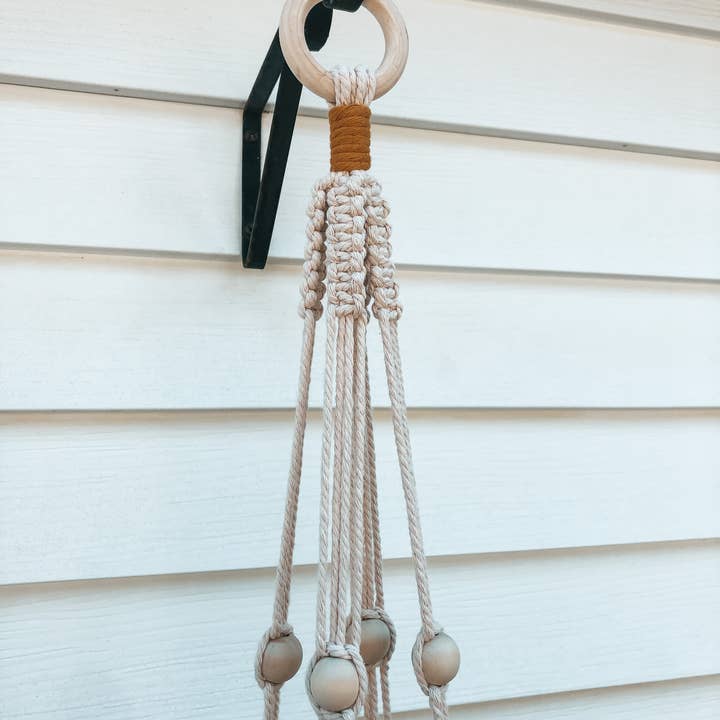 Knotty Mama Studios - Wholesale Hangende plantenbak - Macrame-plantenhanger2
