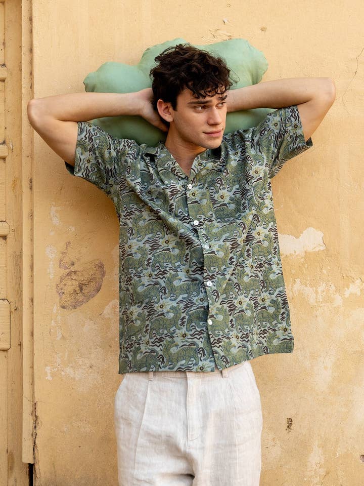 Chemise en eucalyptus pour la vente par Studio Kibun