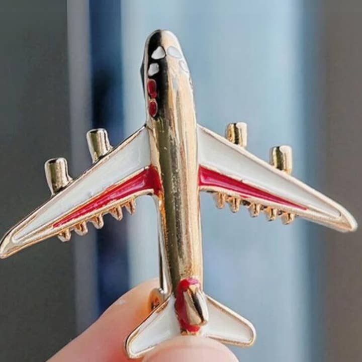 Magnifique Hearts - Wholesale Brooch - Enamel Airplane Brooch: Stylish Accessory for Aviation Lover