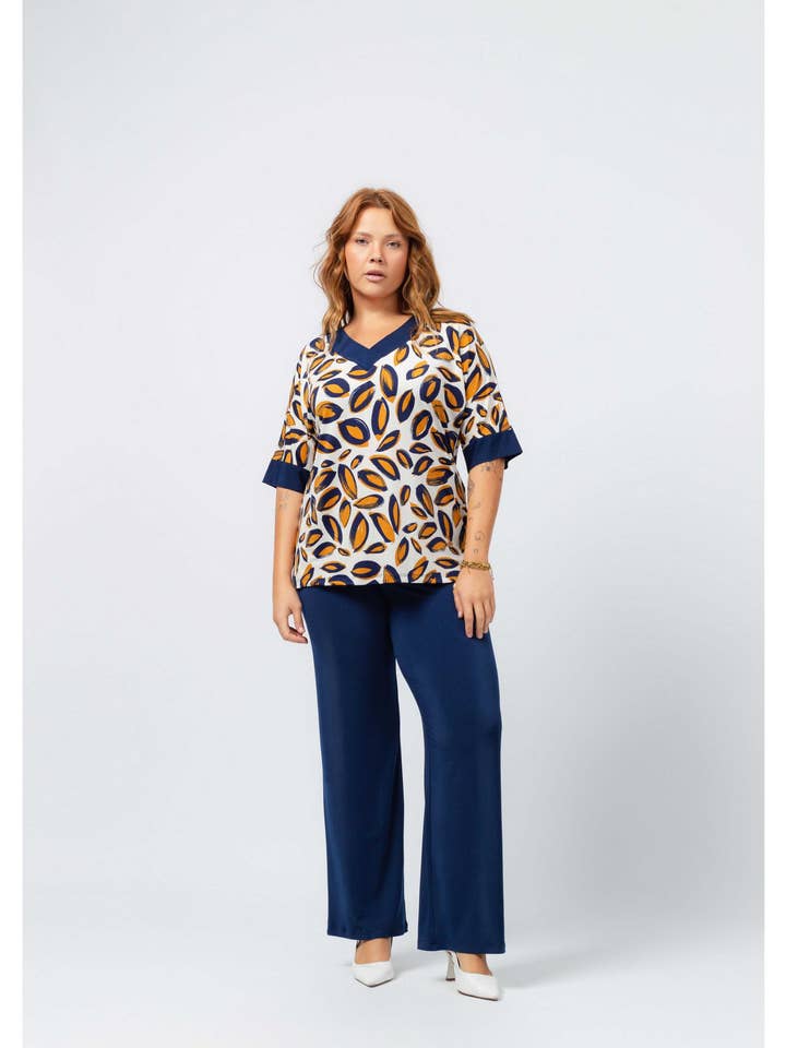 252023 - Ensemble en maille lisse et imprimée Collection Printemps Été Grandes Tailles pour la vente par Teresa Cardoso Oliveira