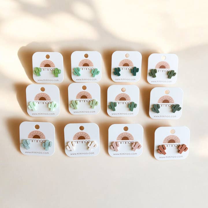 Kaktus Gravierte Ohrstecker Hypoallergen Wüste Arizona für den Großhandel von Miminoo Jewelry